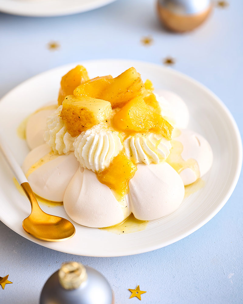 Une mini pavlova ananas mangue miel.