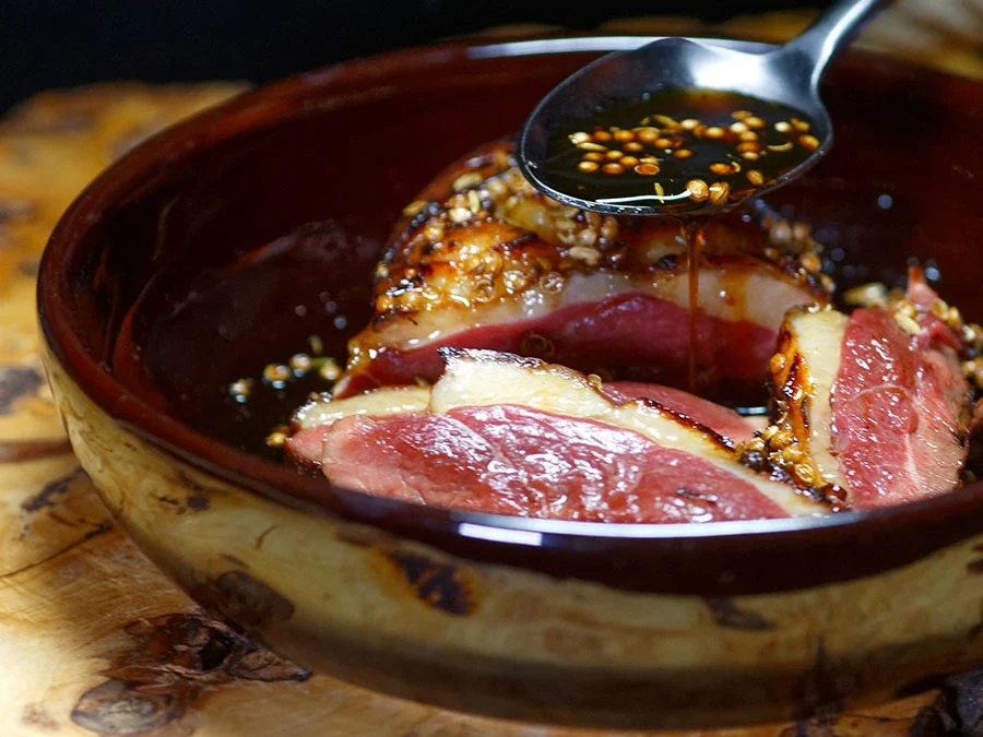 Magret de canard au miel et aux épices : notre recette au miel bio de sarrasin